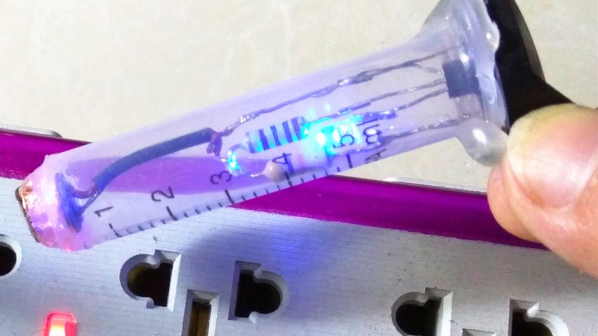 视频-用电容式麦克风制作的墙壁暗线检测仪，水电安装师傅都夸十分好用